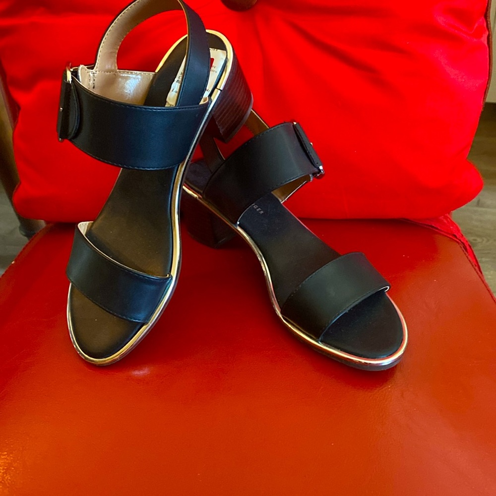 New Tommy Hilfigers - Picture 2 of 8